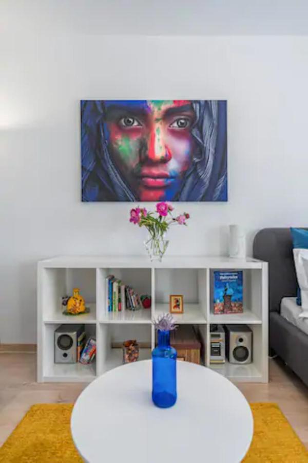 Cosy & Chic Studio Close By Victoria Square Bukarest Kültér fotó