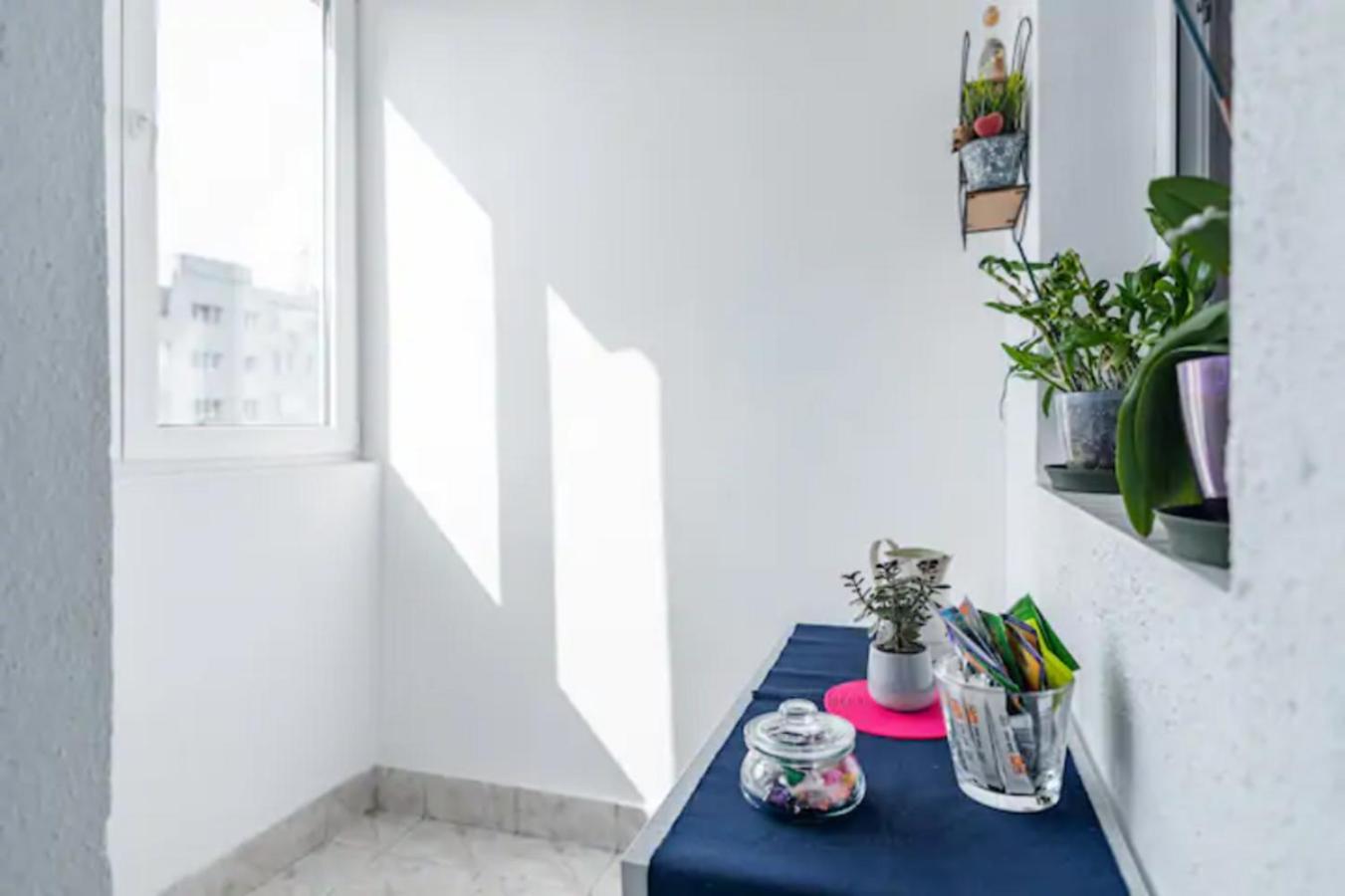 Cosy & Chic Studio Close By Victoria Square Bukarest Kültér fotó