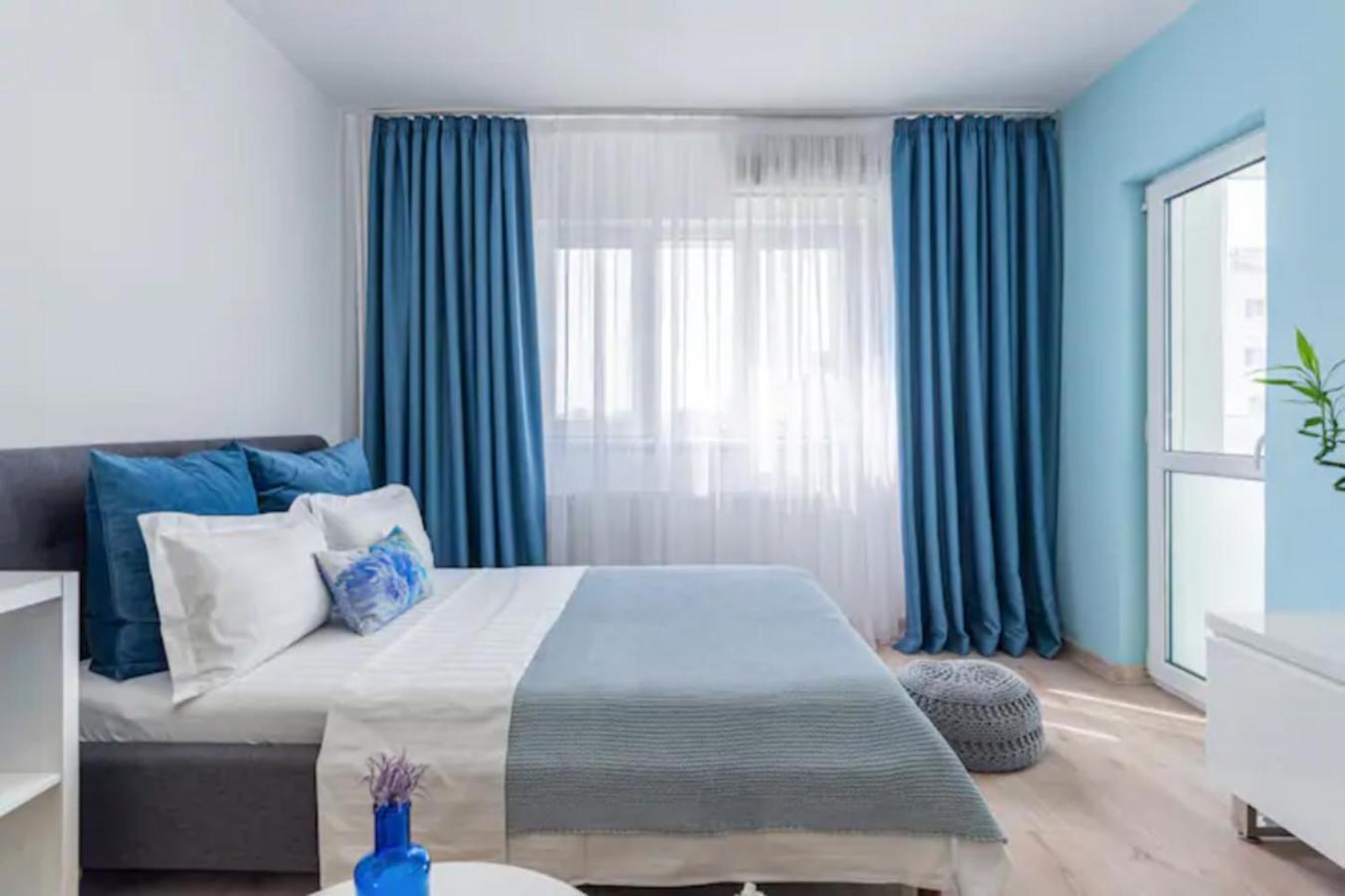Cosy & Chic Studio Close By Victoria Square Bukarest Kültér fotó